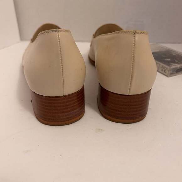 Salvatore Ferragamo HorseBit Loafers – Beige Leather w/ Gold Hardware - Picture 4 of 7